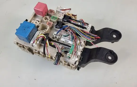 Toyota Avensis T270 Fuse box set 82730-05170-C