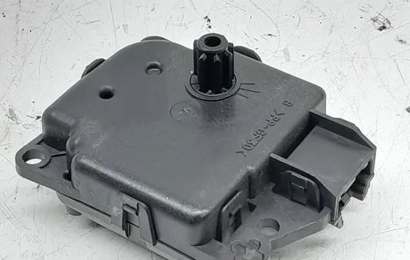 Lancia Thema Air flap motor/actuator M8679001