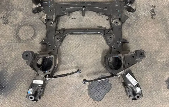 BMW XM Front subframe 6884852