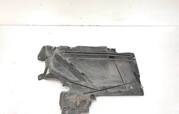 Rear underbody cover/under tray