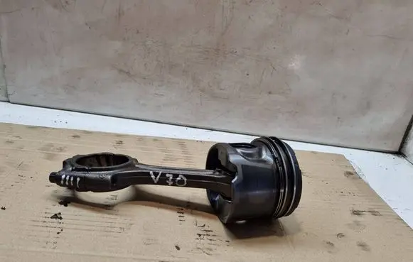 Volvo V70 Piston with connecting rod 81L79