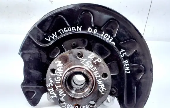 Front wheel hub