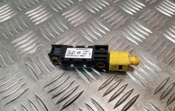 Audi A4 S4 B6 8E 8H Airbag deployment crash/impact sensor 8E0959643E