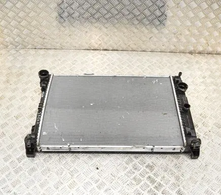 Mercedes-Benz E A207 Coolant radiator A2045003703