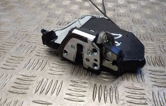 Honda CR-V Front door lock 72111T1GE001A