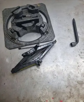 Ford C-MAX I Lift Jack 