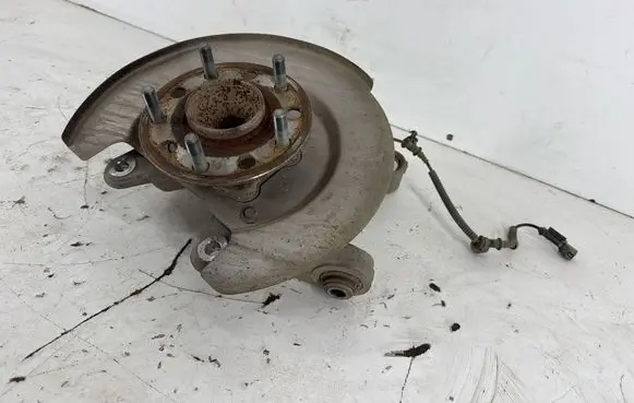 Chrysler Pacifica Rear wheel hub 68218016AC 68522906AB 68223504AB