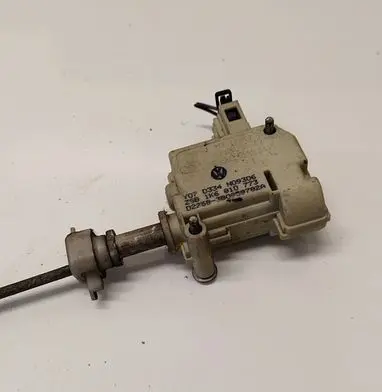 Volkswagen Golf V Central locking motor 1K6810773