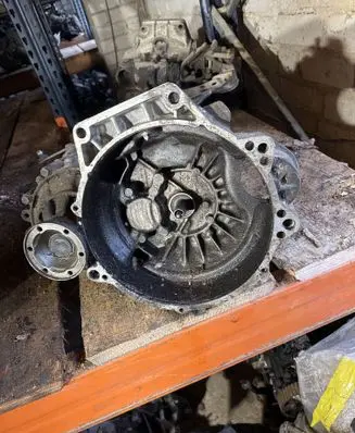 Volkswagen Golf II Manual 4 speed gearbox 