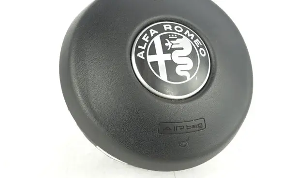 Alfa Romeo Stelvio Steering wheel airbag