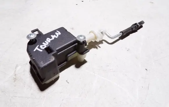 Volkswagen Touran II Fuel tank cap lock 1T0810773A