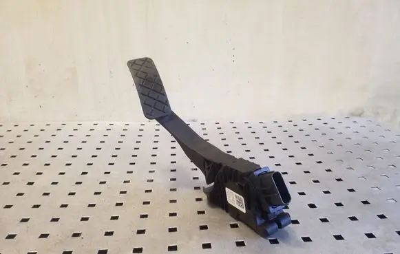 Volkswagen PASSAT B8 Accelerator throttle pedal 5Q2721503D 6PV010621