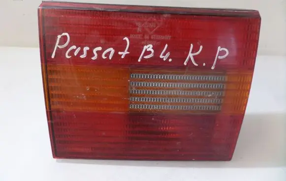 Volkswagen PASSAT B4 Tailgate rear/tail lights 3A9945107