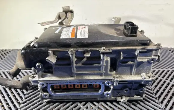 Toyota C-HR I Voltage converter inverter G920047242 32LA4724