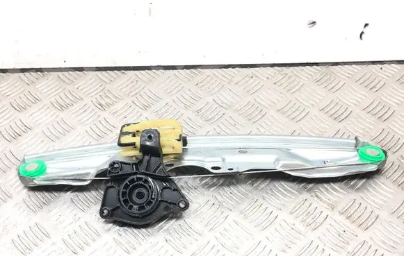 Rear window lifting mechanism without motor