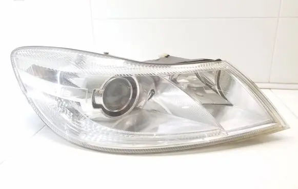 Skoda Octavia Mk2 (1Z) Headlight/headlamp 1Z1941016G 7L6941329B 5DV00961000