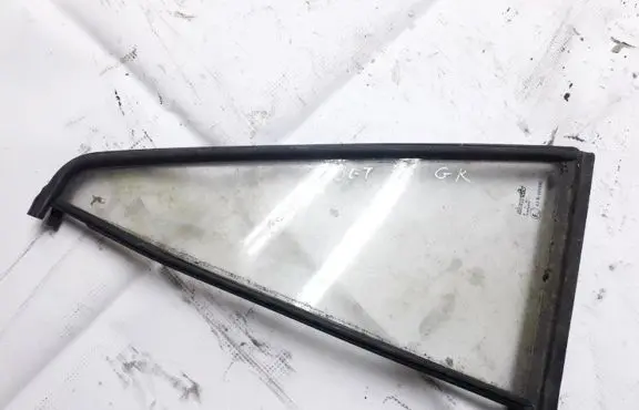 Opel Kadett E Rear vent window glass 