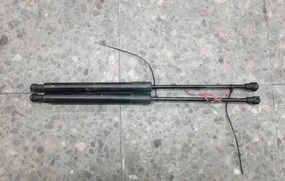 Peugeot 207 Tailgate strut 