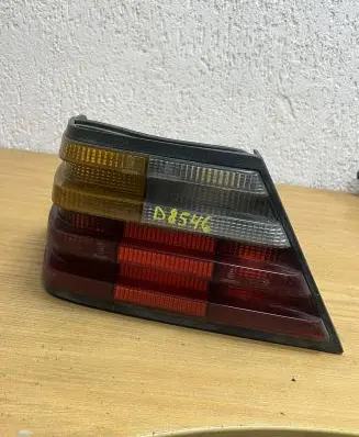 Mercedes-Benz E W124 Rear/tail lights 53373R23 D8546