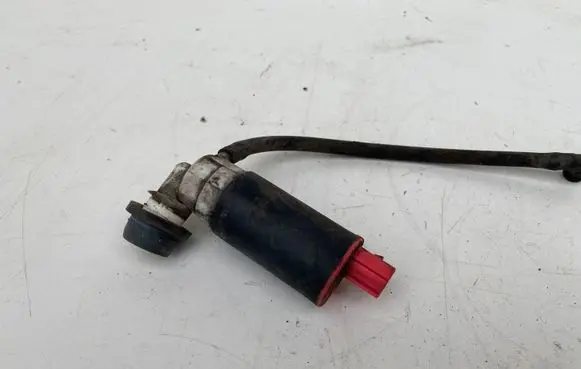 Toyota Corolla E110 Windshield washer spray nozzle 