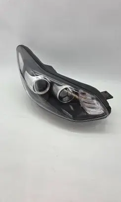 KIA Sportage Headlight/headlamp 92102F1110 921021110