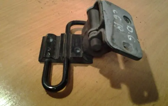 Audi A6 S6 C6 4F Rear door lower hinge 8E0833412E