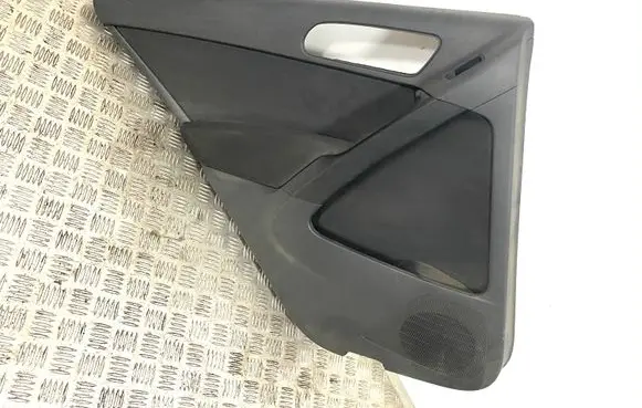 Volkswagen Tiguan Rear door card panel trim 5N0867211 1434427
