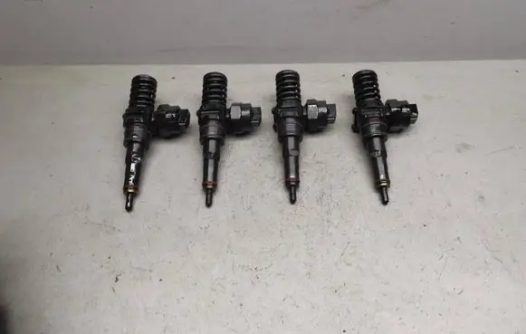Audi A4 S4 B5 8D Fuel injectors set 0414720007 038130073F
