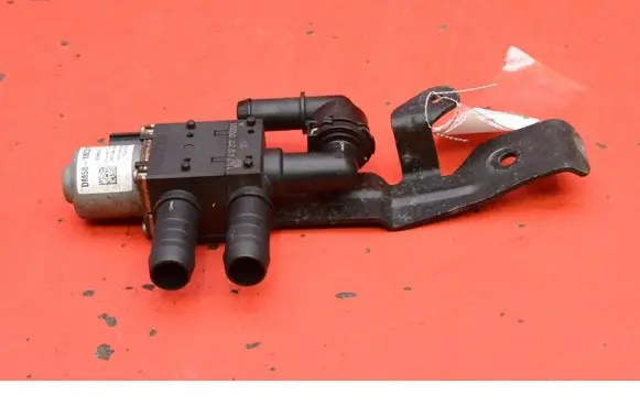 Ford Grand C-MAX Water pump DM5818C310AB