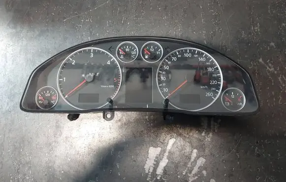 Audi A6 S6 C5 4B Speedometer (instrument cluster) 4B0920981J