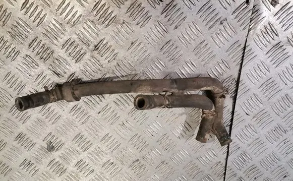 Volkswagen PASSAT B5.5 Engine coolant pipe/hose 038121086l