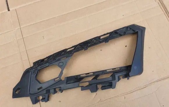 Skoda Kodiaq Front bumper mounting bracket 565807055