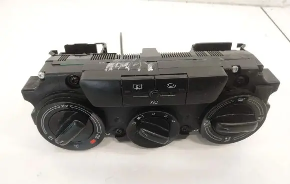 Skoda Octavia Mk2 (1Z) Climate control unit