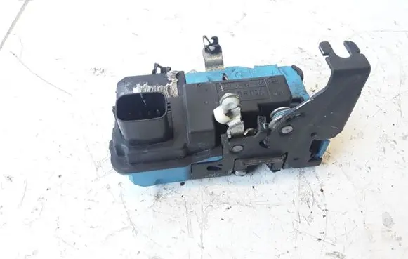 Volvo V70 Front door lock