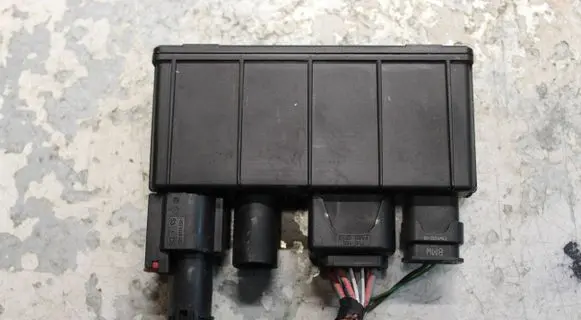 BMW X1 F48 F49 Current control relay 8647841