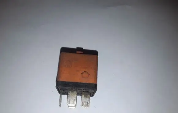 BMW 5 E39 Other relay 1378238