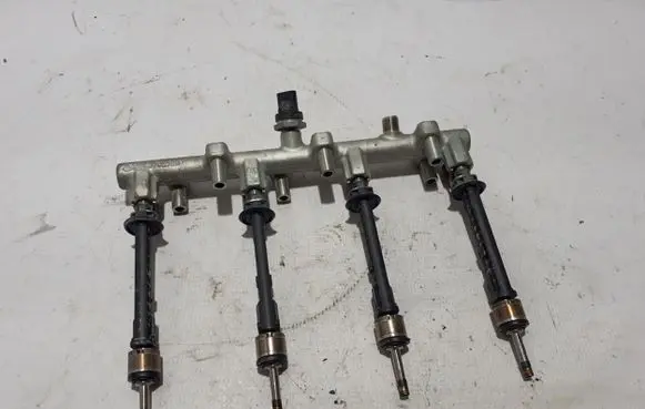 Mercedes-Benz GLA H247 Fuel main line pipe A2820702600