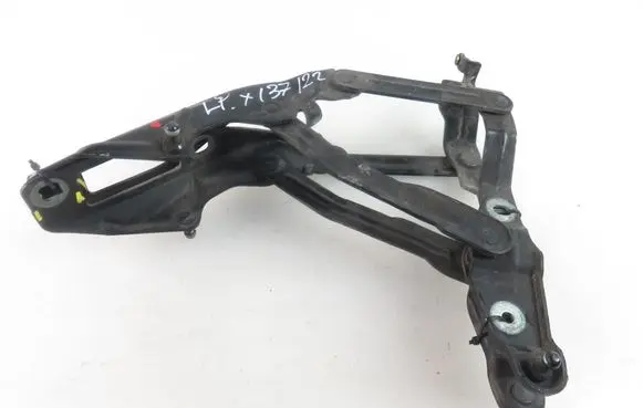 Audi TT Mk1 Engine bonnet/hood hinges 8N0823301 8N0823302
