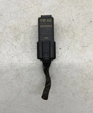 Volkswagen Caddy Glow plug pre-heat relay 038907281D 4154515 0522120504