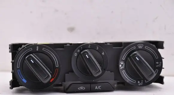 Skoda Fabia Mk3 (NJ) Climate control unit 6V0820045C