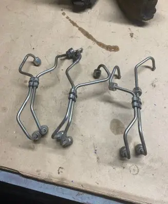 Volvo XC60 Fuel injector supply line/pipe 