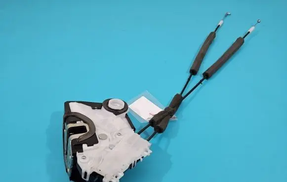 Isuzu D-Max Front door lock IMPRK1406752