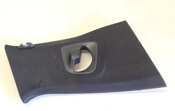 BMW 5 G30 G31 G38 Seat belt trim 7384528