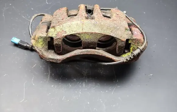 Volkswagen Crafter Front brake caliper 2E0615106B
