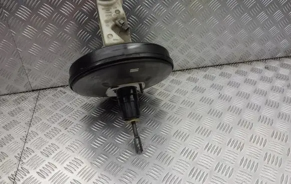 Renault Megane II Brake booster 8200157453