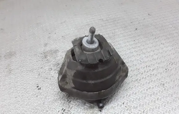 BMW 5 E60 E61 Engine mount bracket 677462002