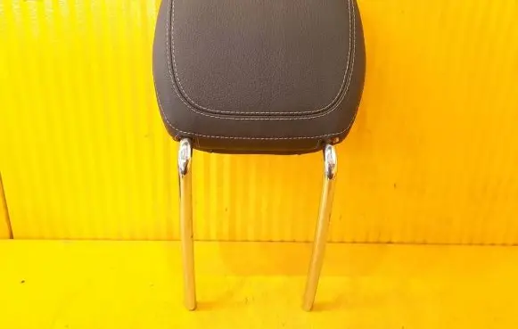 Mercedes-Benz C W205 Front seat headrest 