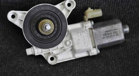 Chrysler Voyager Rear door window regulator motor 0130822334