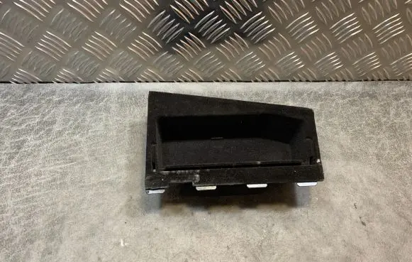 Glove box