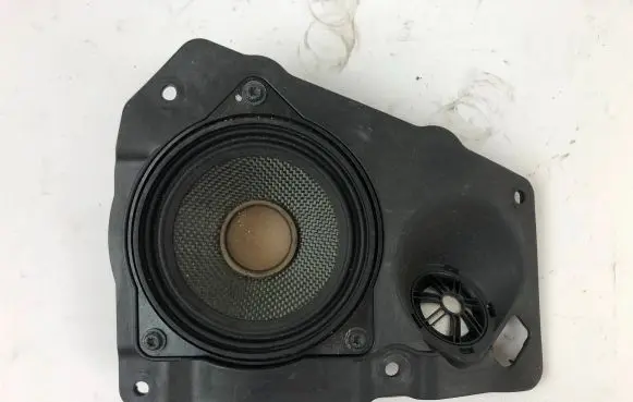 BMW 7 F01 F02 F03 F04 Parcel shelf speaker 9151972 18820010 0710136007AA